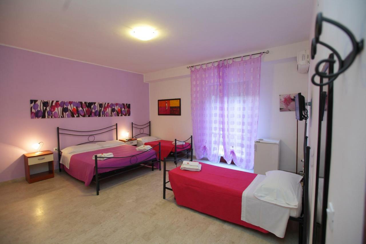 L'Attico Affittacamere B&B 카탄차로 외부 사진