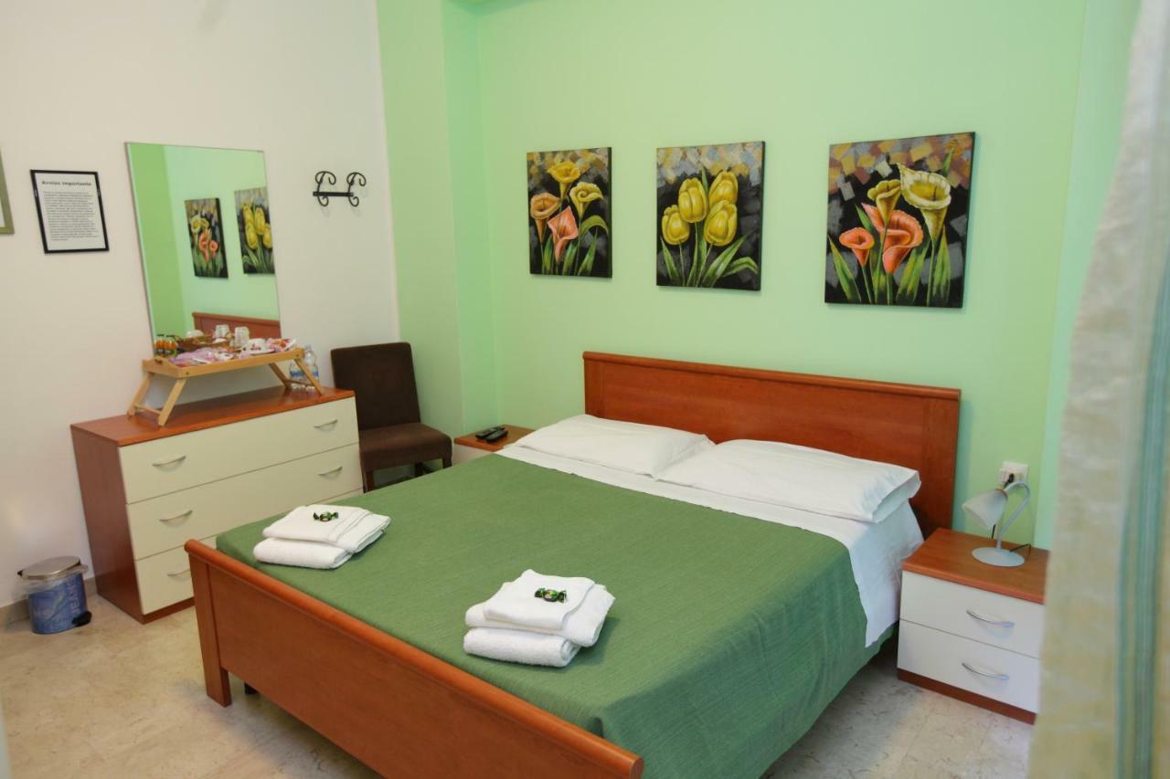 L'Attico Affittacamere B&B 카탄차로 외부 사진