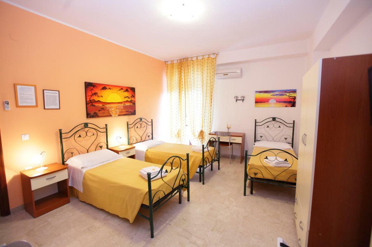 L'Attico Affittacamere B&B 카탄차로 외부 사진