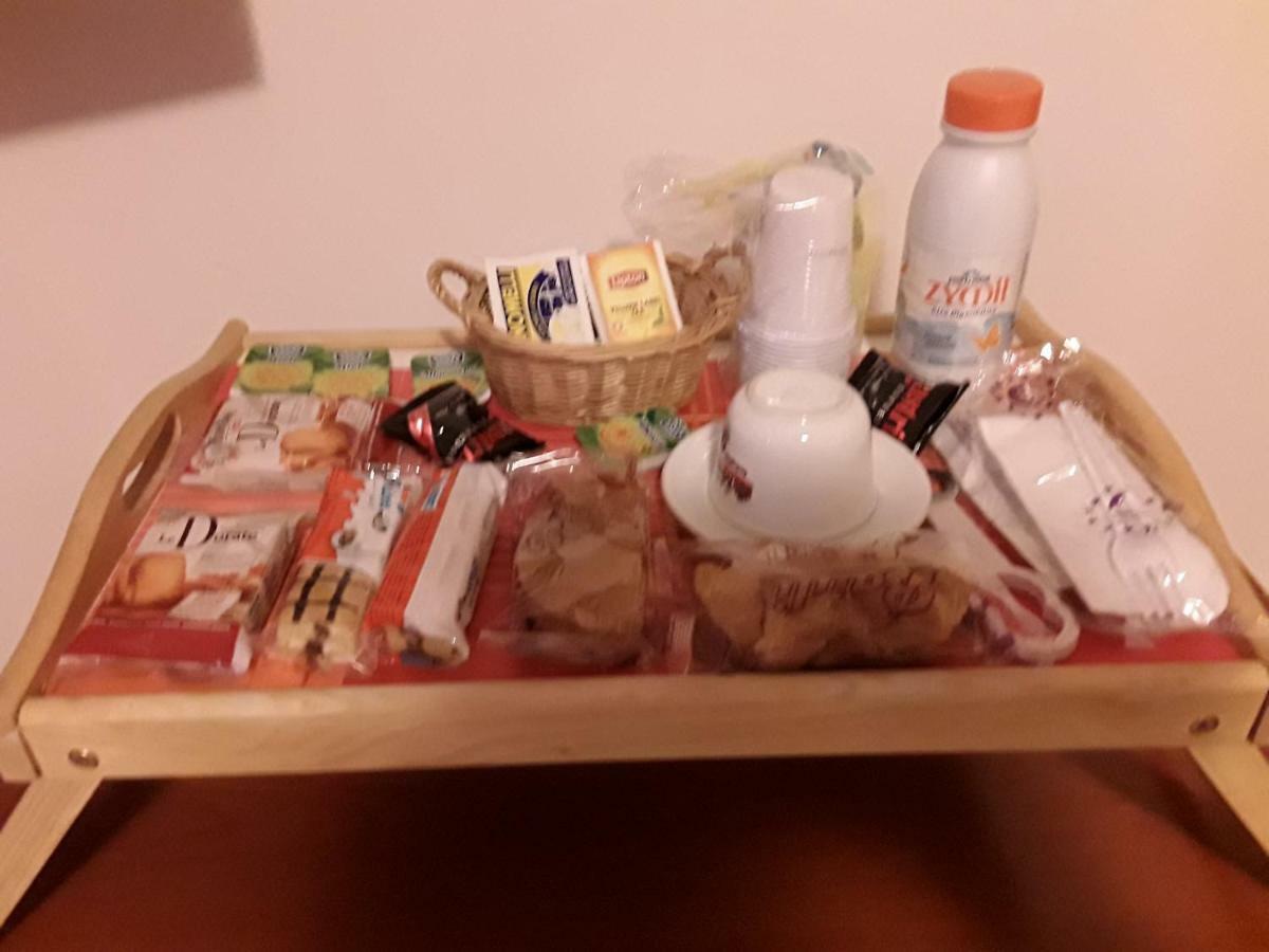L'Attico Affittacamere B&B 카탄차로 외부 사진